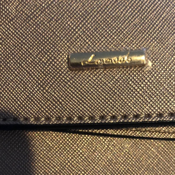 LOVEVOOK Gold Structured Tote Leather-like with matching clutch - Picture 7 of 13